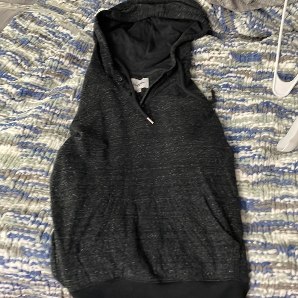 Black mens pull over